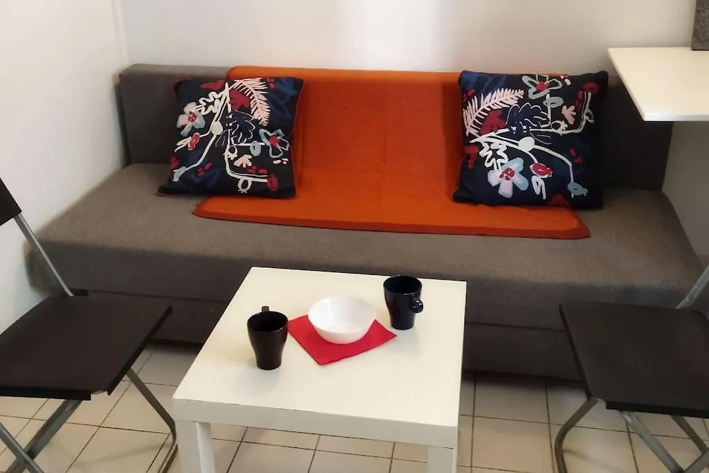 Petit Renove Proche Place Republique 75011 *